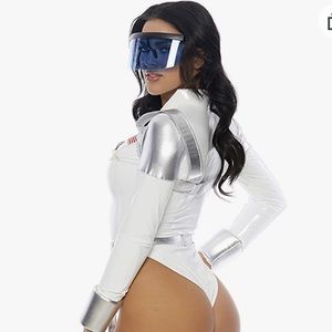 SPACE GAL 🚀🪐👩🏼‍🚀Blast Off